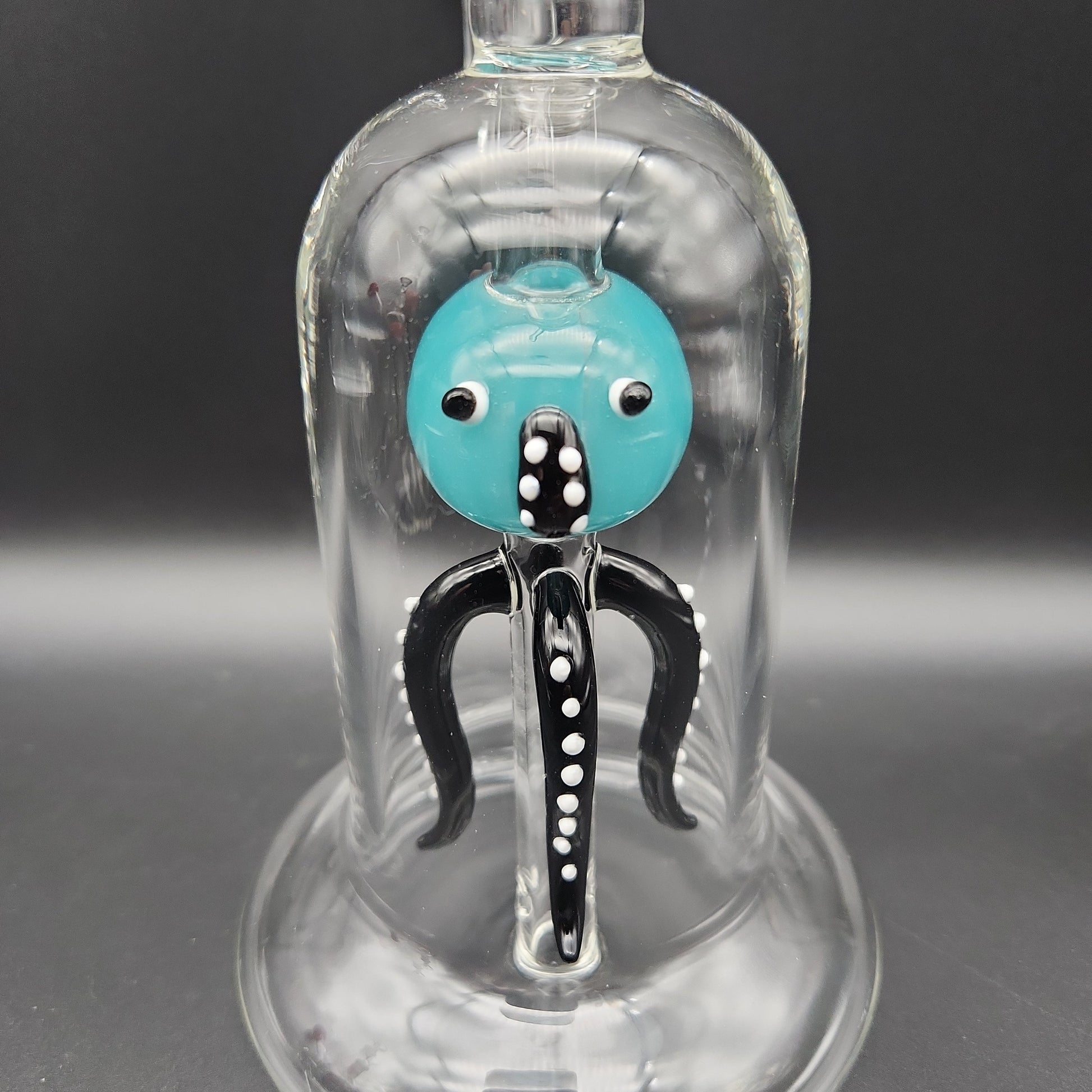 7.5" Upright Friendly Squid Bubbler - front view